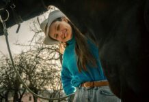 Displaced Ukrainian uses her expertise to help children traumatized by war